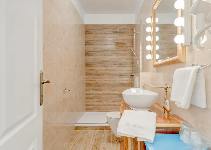 Le Monde - Vintage Bed & Breakfast 4*