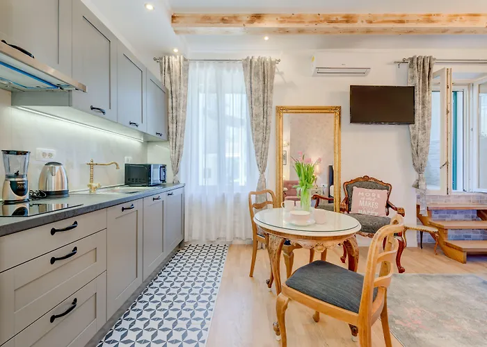 Le Monde - Vintage Bed & Breakfast