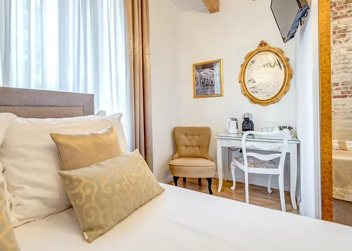Le Monde - Vintage Bed & Breakfast 4*
