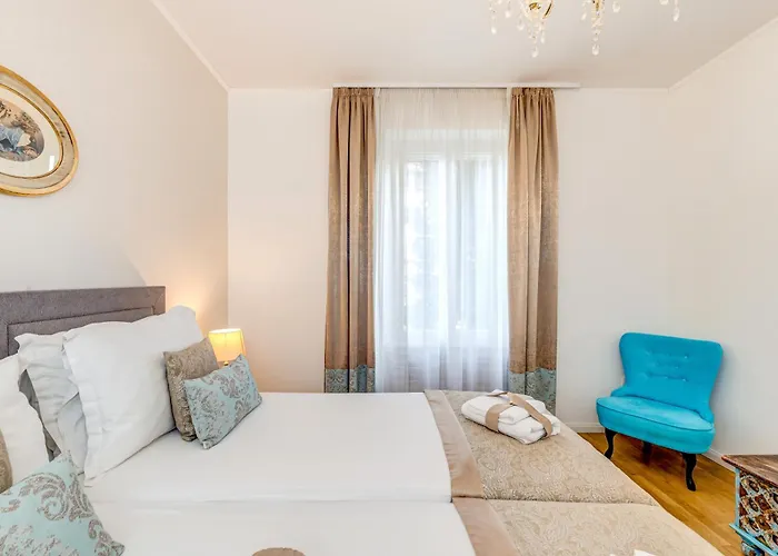 Le Monde - Vintage Bed & Breakfast 4*