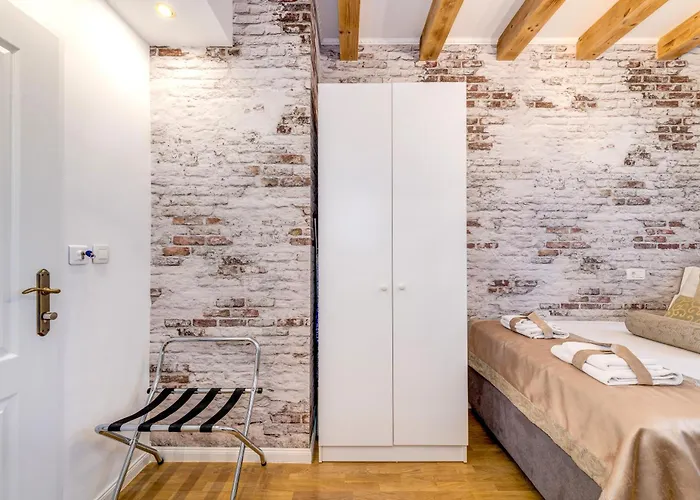 Le Monde - Vintage 4* Split