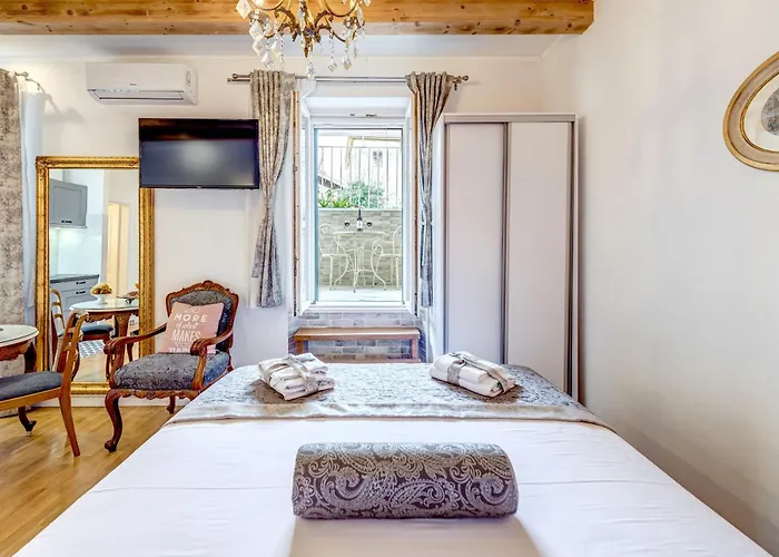 Le Monde - Vintage Bed & Breakfast 4*