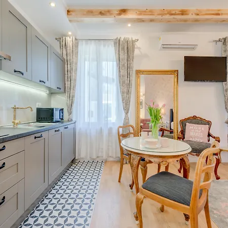 Le Monde Luxury 4* Spalato