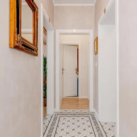 Le Monde - Vintage 4* سبليت
