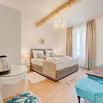 Le Monde - Vintage Bed & Breakfast Split
