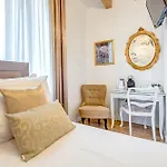 Le Monde - Vintage Bed & Breakfast 4*