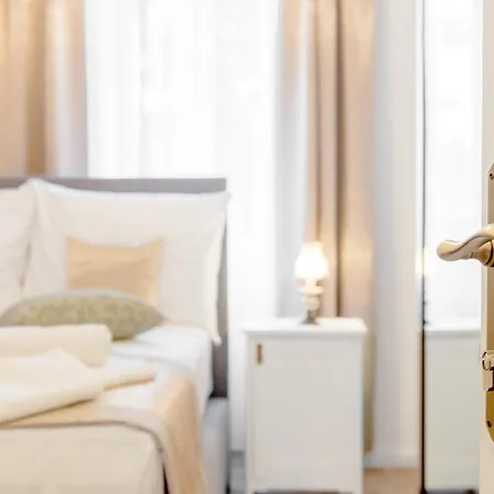 Le Monde - Vintage 4*