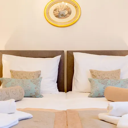 Le Monde - Vintage Bed and breakfast 4*