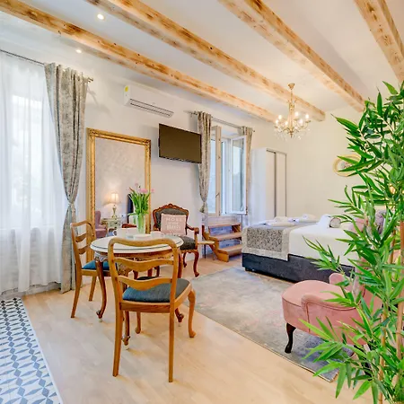 Le Monde - Vintage Bed and breakfast Split