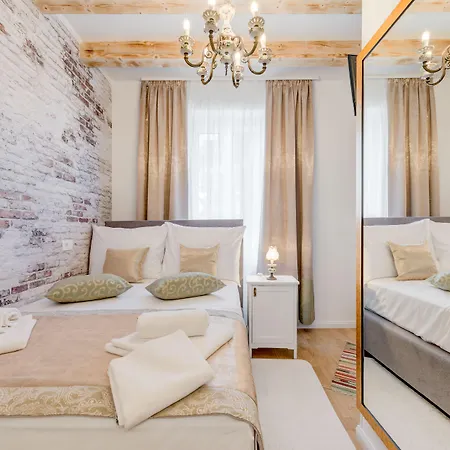 Le Monde - Vintage 4*