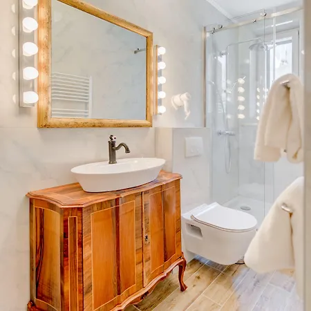 Le Monde - Vintage 4*