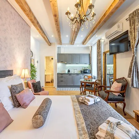 Le Monde - Vintage 4*