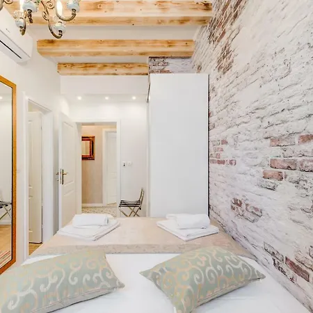 Bed & Breakfast Le Monde Luxury 4*